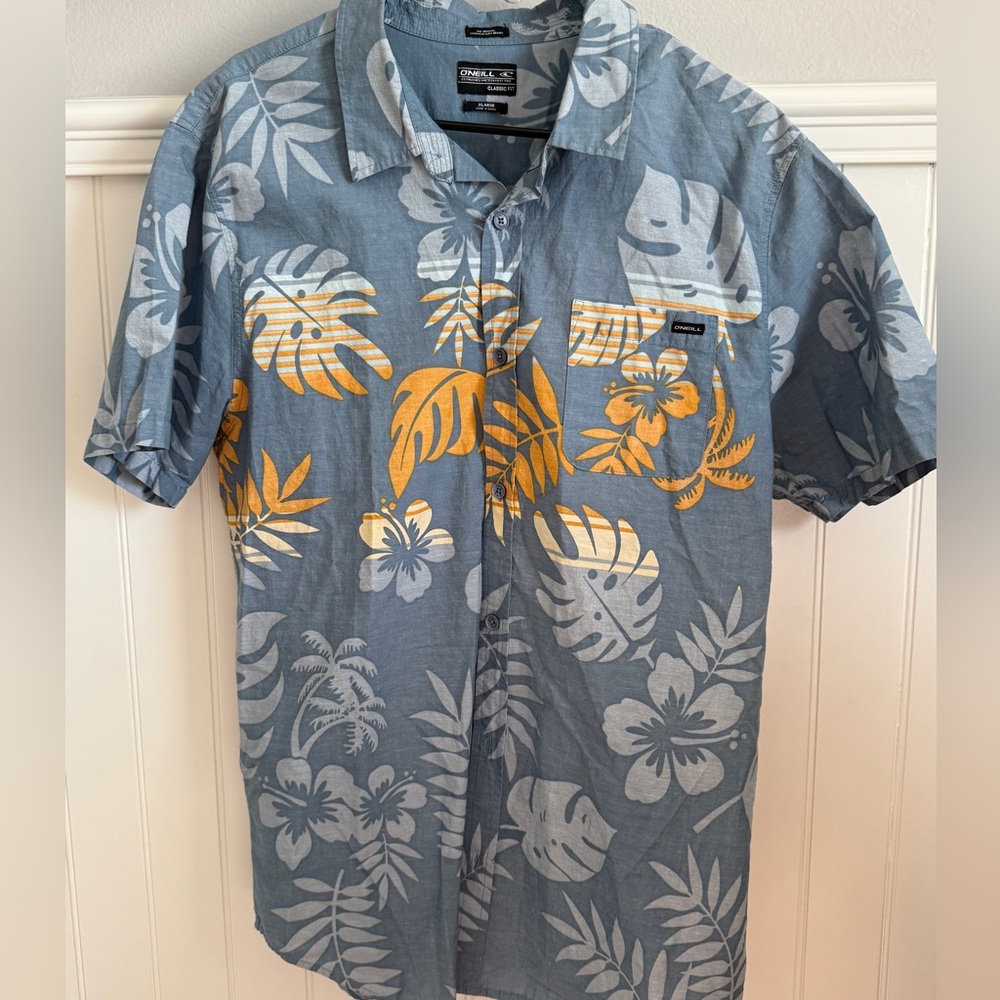 O’Neill Men’s classic fit button up shirt XL